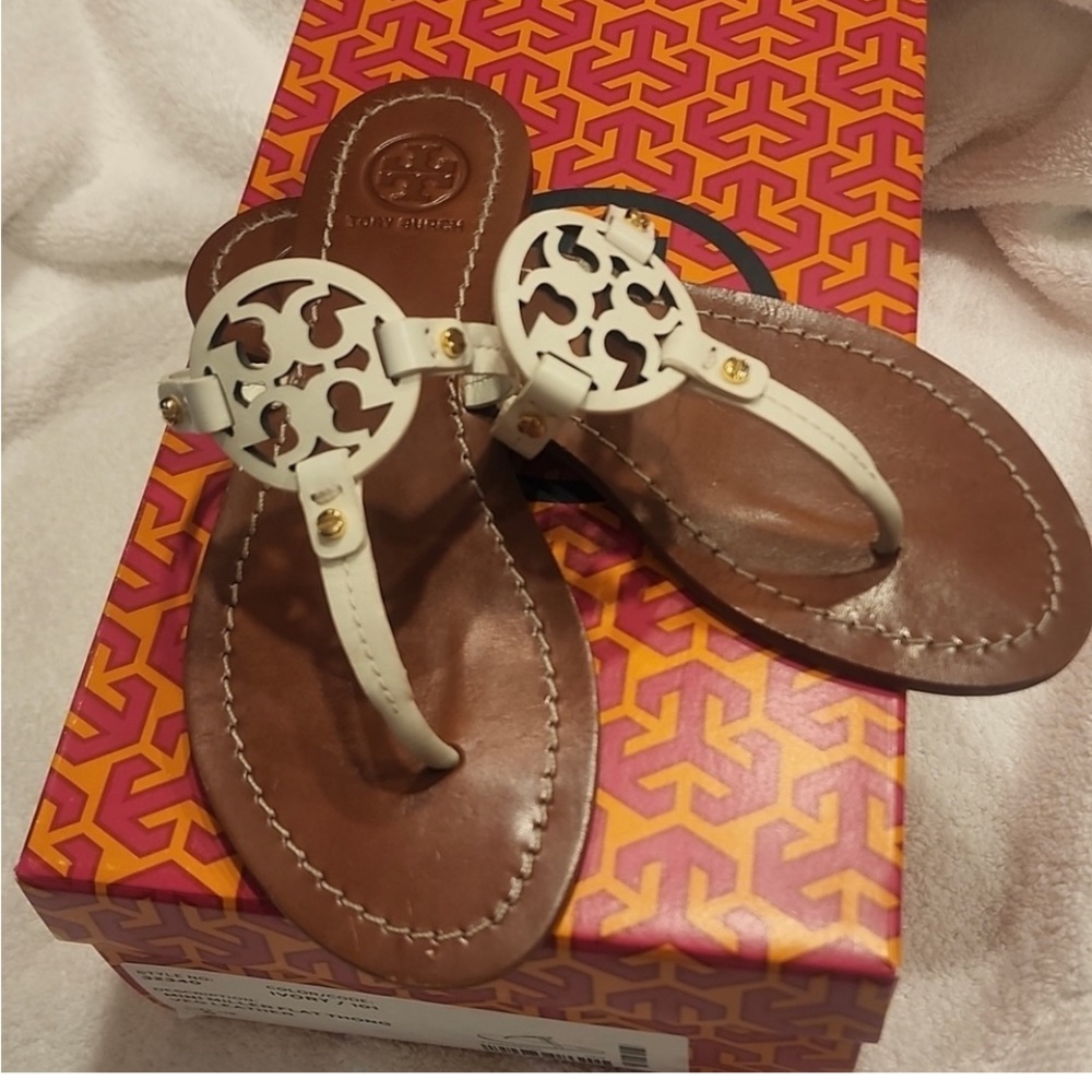 Reposhing These are a size 5.  True to size.